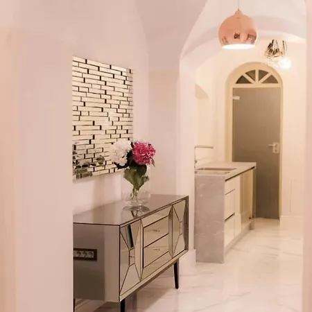 Ab - The Apartamento *