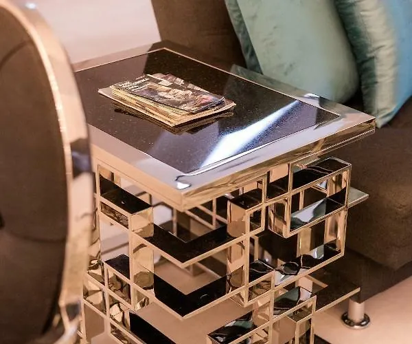 아파트 Ab - The *